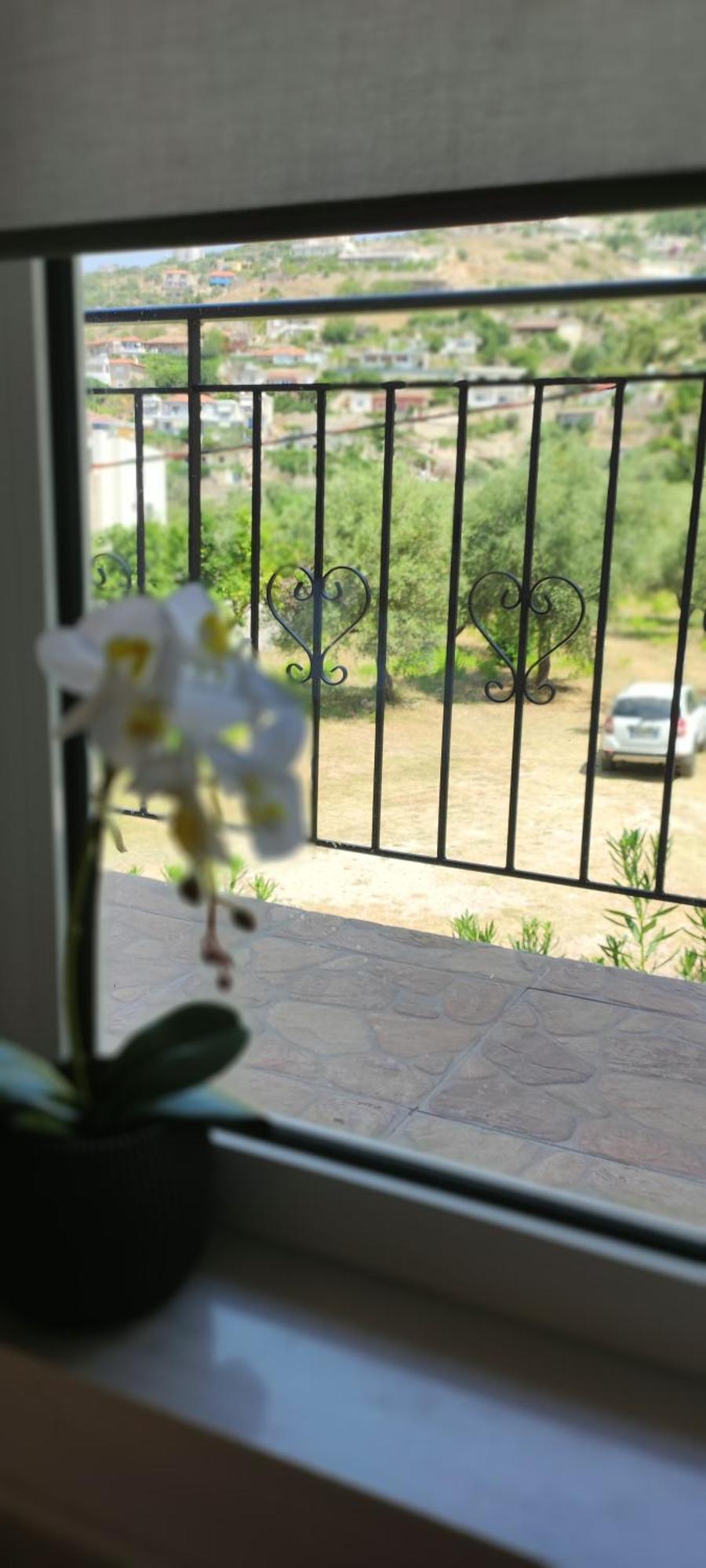 On The Rocks Bed & Breakfast Qeparo Room photo